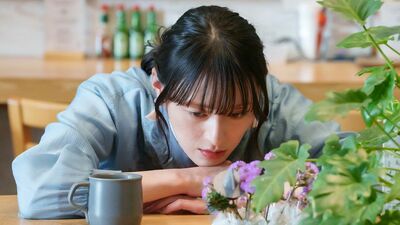 今夜の『彼女がそれも愛と呼ぶなら』あらすじ。伊麻に「自分だけを愛してほしい」と告げる氷雨。愛する人たちの変化に、伊麻はある決意を…＜ネタバレ＞