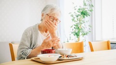 日本人の死因第6位「誤嚥性肺炎」が改善!?70代後半女性に大谷義夫医師が勧めたケア＆トレーニングとは？＜のど年齢＞を判定する簡単テストも紹介