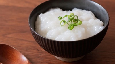 心と胃腸が弱ったときこそ＜おかゆ＞を食べるべし。「胃腸薬」とも言われる効果とオススメの具材を紹介！専門家「もし、おかゆすら食べる元気がないなら…」