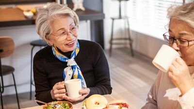 ひとり暮らしのシニアが「1人でもいいから愚痴をこぼせる相手」を持つべき理由。<愚痴>は精神の健康を保つために大切なもの