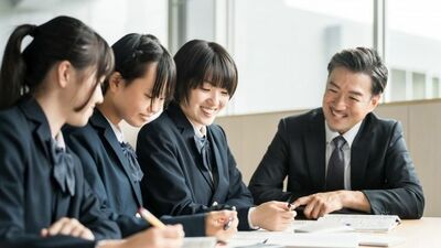 正解のない時代に生きる中高生へ、内田樹が贈るエール「自分が生きたいように生きる。そして、周りにいる友だちを応援する。それが君たちに与えられたミッションです」