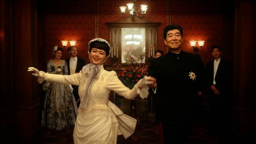 『風、薫る』場面写真　捨松（多部未華子）と大山巌（高嶋政宏）
