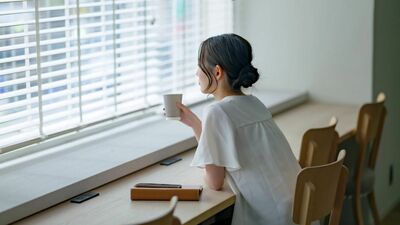 現代人が1日で浴びる情報量は、なんと平安時代の人の【一生】分!?産業医「スマホでつながりっぱなしの環境が何をもたらすかというと…」