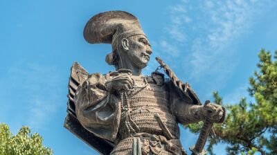 誰もが知るあの<軍神>も信長の前に上洛を。しかしある点で「信長の上洛」はずっと画期的で…本郷和人が『豊臣兄弟!』を解説