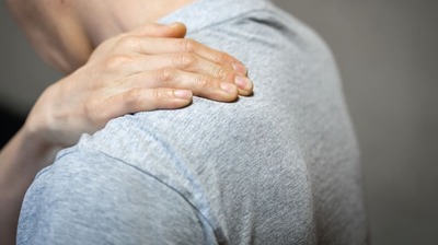 老いは肩から始まる！？＜肩の老化度＞をチェックリストで確認。当てはまったら＜転倒しやすい体＞に近づいているかも…