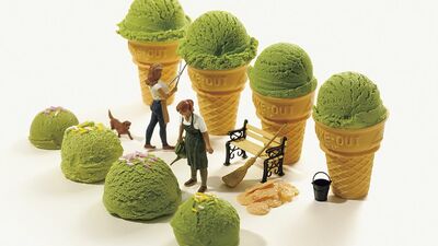 田中達也「抹茶アイスの剪定に挑戦。コーンは植木鉢に、カラースプレーは花の蕾！？」