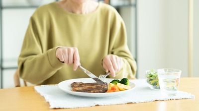 <たんぱく質>不足の日本人、その割合はなんと…不足すれば老化や肥満はもちろん体にさまざまな影響が。4つのリスクを消化器専門医が解説