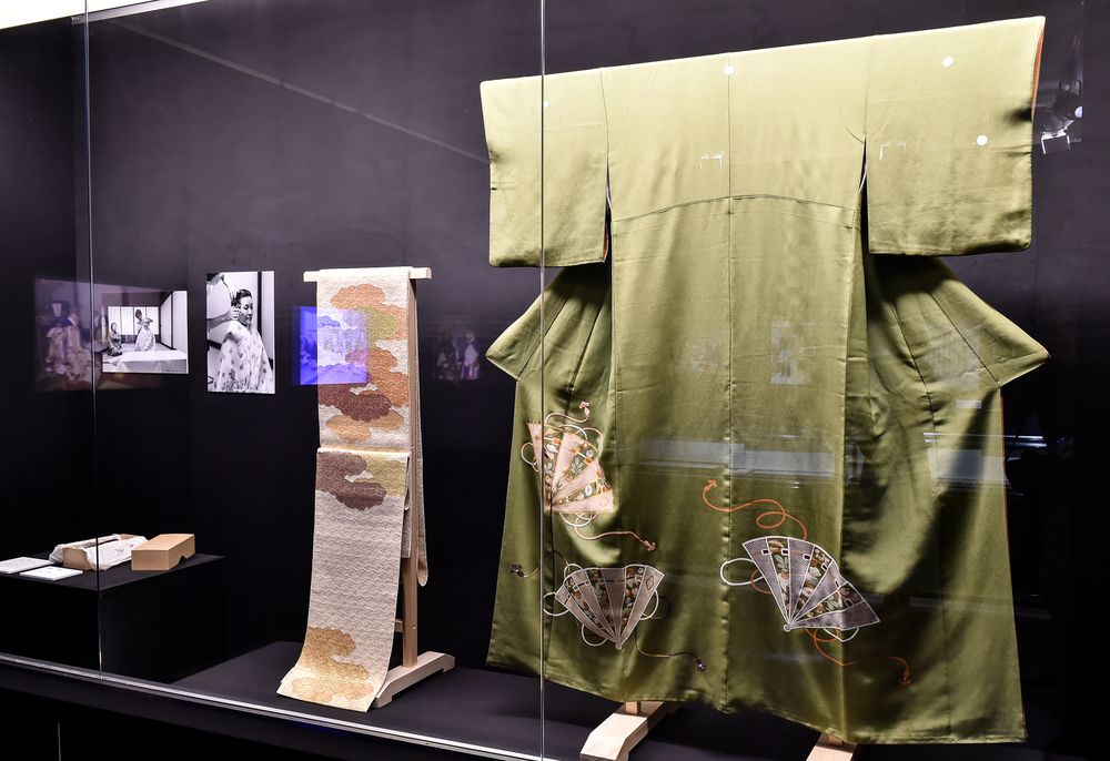 3ページ目）南果歩 瀬戸内寂聴展出席「〈瀬戸内寂聴物語〉が撮影される
