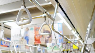斉藤ナミ「幼少期、エホバの証人だった母に日々〈正〉の字で採点された私は、他人に嫉妬し、自分を無価値だと焦ってしまう」