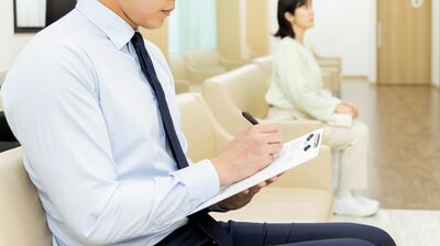 「休職診断書くれませんか」…会社を休みたい<診断書目当て>の新入社員が来院。精神科医の対応は…