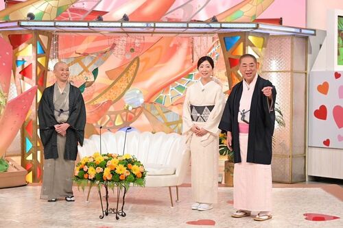 スタジオで話している三遊亭好楽さん