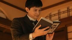 『ばけばけ』感情を見せない錦織が＜過去一の大興奮＞。しかしラストに待っていた衝撃との落差に視聴者「最初に贈った相手は錦織！」「ニマニマして抱いて寝てそう」「予告ぅぅう…」