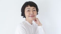 「坂道はエンジンブレーキ」なんて縄文時代？　小林聡美、23年ぶりの新車に「浦島太郎の気分」。最新機器に名字を呼び捨てにされて…