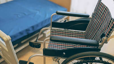 <介護業界のネガティブな現状>とは?人件費を抑えるためにシフトはギリギリで組まれ、休みたくても休めない。プレッシャーが常態化した職員は、やがて…