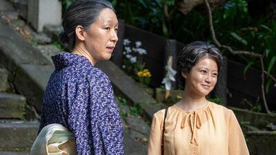 来週の『あんぱん』あらすじ。ミュージカルの写真を見ていた嵩は、ある人が写っていることに気づき…＜ネタばれあり＞