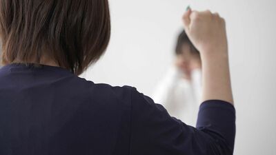 奨学金で大学に行ったのに「大学まで行かせてやった」と言う母。就職後「ボーナスは全額よこせ」と言われ、ついに…