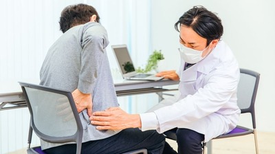 関節や腰痛で病院に行っても＜異常なし＞と診断され、湿布や痛み止めをもらって帰される。その理由を専門医「実はありふれた痛みほど治すのは難しく…」