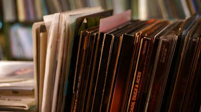 デジタル時代の今、CDショップが再評価されている？Z世代やミレニアル世代が感じる「実店舗ならではの価値」とは