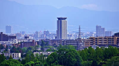 朝ドラ『ブギウギ』と『あさが来た』は、同じ大阪を扱いながら＜対照的な世界＞を描いていた。専門家「主人公のモデルである笠置シヅ子と広岡浅子の人生を比較すると…」