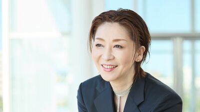 越乃リュウが語る「日本のクリスマスに欠かせない定番ソング」毎年パーティーで歌い続ける一曲は…