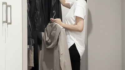 50歳で服を9割減らしたら「オシャレをやめた」と思われた。今さらモテたいなどと色気づくトシでもないが、「これでよかった」と言い切れない…稲垣えみ子の葛藤