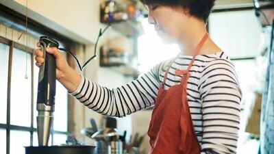 タサン志麻さんが『沸騰ワード元日SP』に登場。志麻＆ロマン　レシピを伝える際、あえて分量を細かく示さない。料理も家事も大事なポイントだけ押さえればなんとかなる