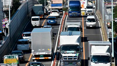 トラック運転手に時間外労働の上限規制が適用される「物流２０２４年問題」。荷物の輸送量は減り、物流が滞ることも懸念される。日本の物流をどう守るのか