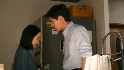 『Ｔシャツが乾くまで』第2話あらすじ。妻が知らない夫の「第3金曜日」の姿。咲子は樹生と事故の日までの行動を調べ始めるが…＜ネタバレあり＞