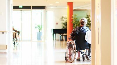 介護施設入居前に想定していなかったこと1位は＜追加費用＞。月額費用のボリュームゾーンは10から20万円台が約7割。30万円以上は…物価高が【施設選び】にまで影響を