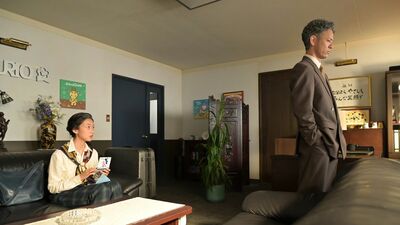 『あんぱん』かわいい手作りカードと指輪を蘭子に渡した八木。視聴者「最高に素敵な誕生日プレゼント」「いちばんメルヘンなのは八木」