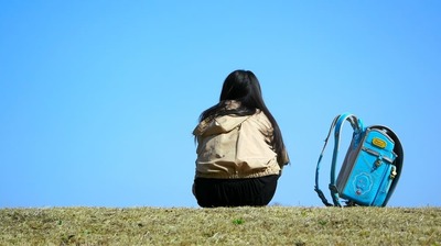 子どもが学校へ行き渋りを始めたら?学校とのつきあいでストレスを減らす4つのコツ。担任と親との間には「見えない壁」が存在するから…