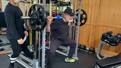 医師・鎌田實「77歳の今も、スキーのための筋トレで年齢と同じ重さのバーベルを担ぐ。後悔を棺桶に持ち込まないために、必要な2つのものは」