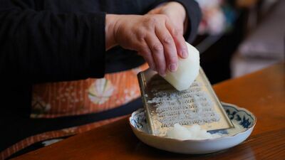 80歳女性。亡き夫は豪快な私とは正反対で何でも丁寧。髪を切ってもらったら最後に耳たぶまで切られ。不器用だけど優しい夫が大好きだった