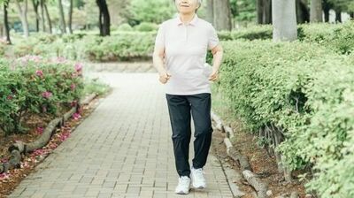 1日1万歩は必要ない？家でできる転倒予防！医師・鎌田實が提案する＜新しいウォーキング習慣＞とは