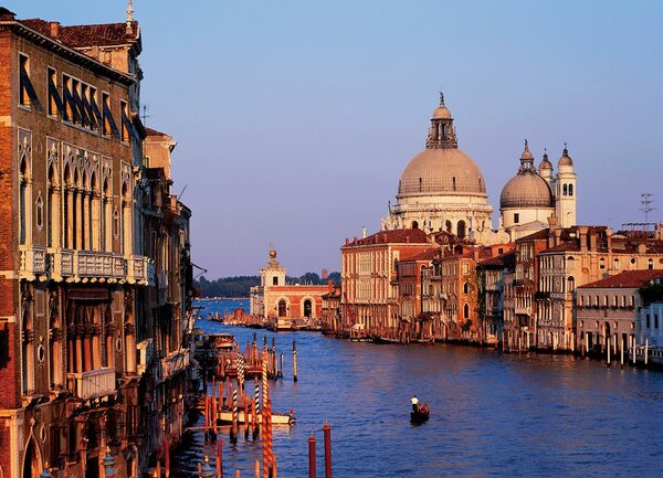 ヴェネツィア本島の大運河