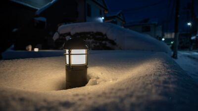 東京が大雪に見舞われた夜、最寄りのバス停から道に迷った。「残業が災いし、自宅近くで雪中遭難」そんな新聞の大見出しが頭をよぎった時、目の前に現れたのは…