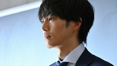  日曜劇場『御上先生』第６話。週刊誌に記事が出て、生徒たちは御上の兄・宏太（新原泰佑）のことを知る。御上の過去を知るある人物とは…〈ネタバレあり〉