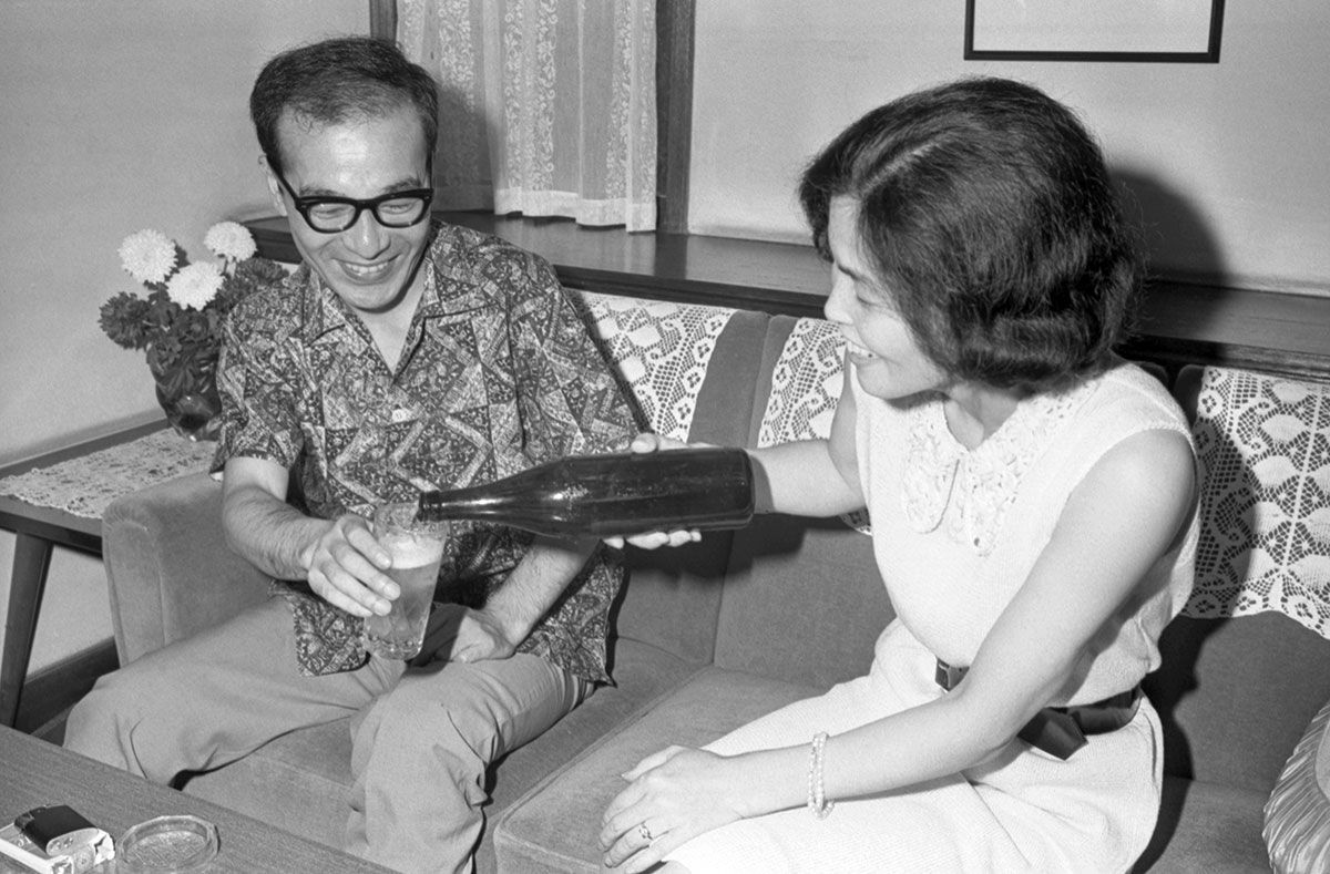 Amazon.co.jp: ◇込◇ 芥川賞受賞『玩具』津村節子（初版・元帯