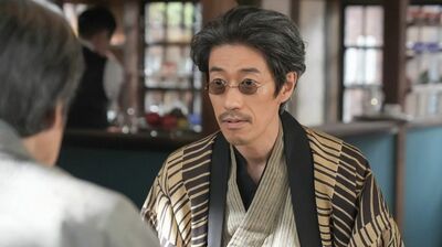 「司之介とどのように関わるのか。楽しくご覧いただけたら…」どこからどう見ても怪しい商売人。演じるのは夙川アトムさん『ばけばけ』 熊本編キャスト紹介