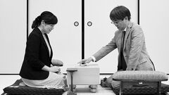 羽生善治「将棋は、人生の中でいつでも始められてやめられるのがよいところ。仕事や子育てが一段落してから覚えるのもいい」柚月裕子『盤上の向日葵』対談