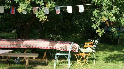子どもとのにぎやかな食卓に喜びを感じつつも「世話に追われて食事をした気がしない」と悩んでいたフランス在住日本人ママ。あるルールを決めたことでモヤモヤが解決！