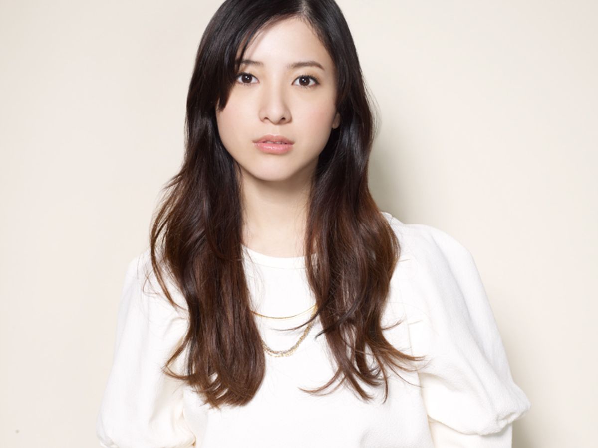 吉高由里子 吉高由里子インタビュー 剃髪シーンに立ち合い「佑くん頭の形が綺麗だわ」と。『光る君へ』の世界にずっと浸っていたい  NHK大河『光る君へ』主演として48回を走り抜けて｜芸能｜婦人公論.jp