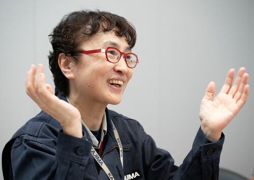 インタビューに答える須田久美子さん