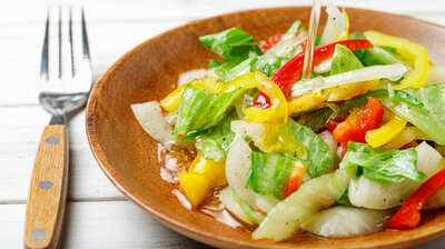 <サラダのドレッシング>は種類によって血糖値の抑制効果が変化する。「ノンオイル」よりベストな選択は…