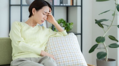 「定年まで働けるのか」「白髪が目立って萎える…」中高年が陥る鬱病や不安障害かも？ミッドライフクライシスとは