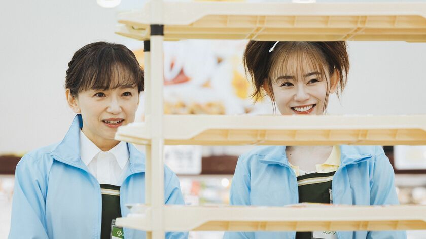 ＜偶然じゃないよね？＞『時すでにおスシ!?』みなとが働くスーパーの〈意外な名前〉に視聴者「気づかなかった」「死んだ旦那が…」