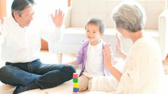 「孫差別をするな」「次男の子と同じ回数、食事や旅行に連れて行け」長男から突きつけられた要求。60代母が次男一家にお金をかける理由は…