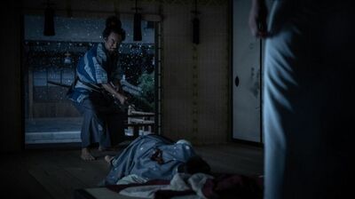 『豊臣兄弟！』信長暗殺を企てた弟・信勝を斬った人物。寝所の外でじっと平伏していたワケは…視聴者「だから浮かない顔」「殿と同じ過去を見たか」「わかる人にはわかる演出が〈粋〉」