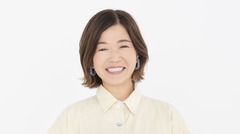 大久保佳代子　高齢になった両親の老化具合がおもしろおかしい。愛犬とスパゲッティで口綱引きをする父に、電池切れのリモコンでテレビをつけようとする母