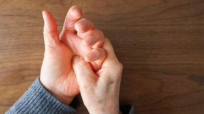 かんたん4ステップで、全身のむくみ、だるさを解消！7秒押すだけの「手のひらセラピー」で、老廃物を溜めない体に